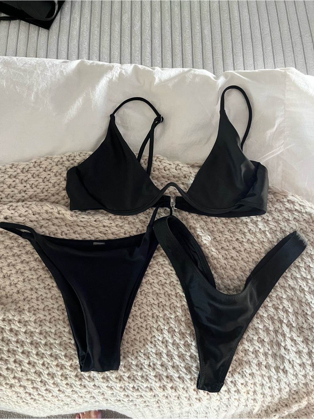 3 Pieces! Low cut Underwire Bikini w/ 2 Bottoms Thong Black XS